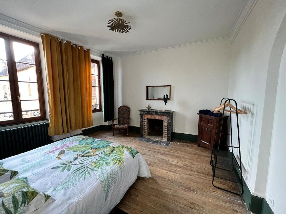 Maison dans quartier historique : La Grenouille Avallon Extérieur photo
