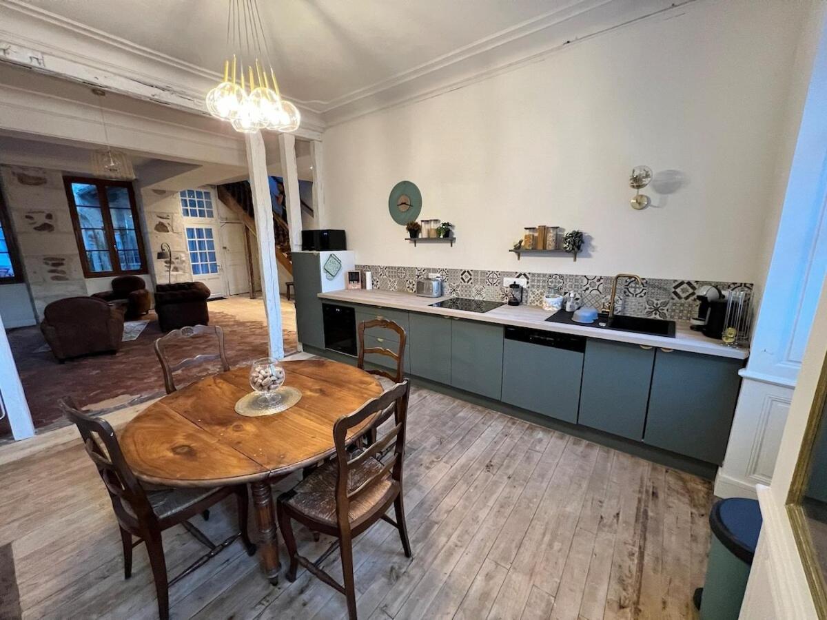 Maison dans quartier historique : La Grenouille Avallon Extérieur photo