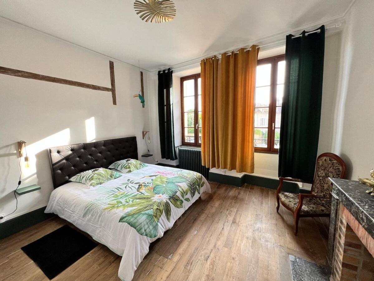 Maison dans quartier historique : La Grenouille Avallon Extérieur photo
