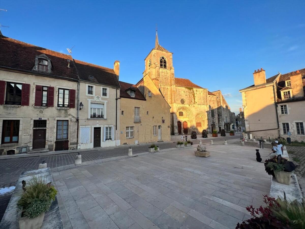 Maison dans quartier historique : La Grenouille Avallon Extérieur photo